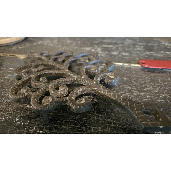 Two Sad Iron Trivets Wilton and (?Griswold?) - Picture 4 of 8